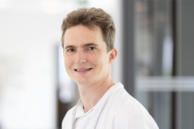 Dr. med. (Univ. Semmelweis)  Gábor  Zentai