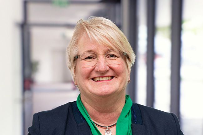 Christine Halfstad<br />
