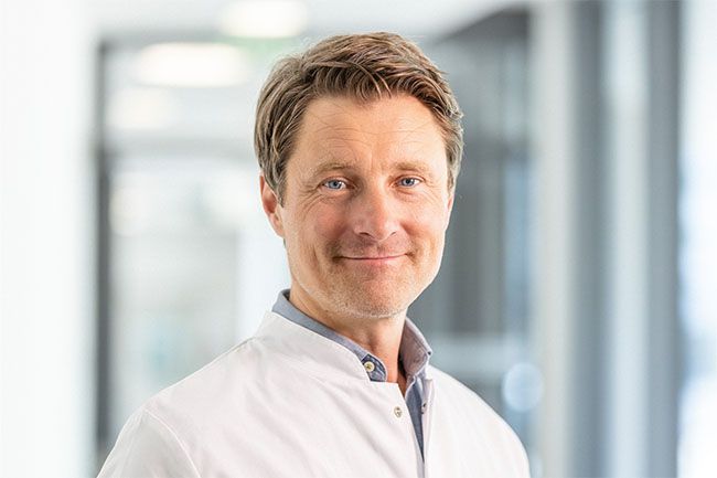 Chefarzt PD Dr. Hendrik Jünger Chefarzt PD Dr. Hendrik Jünger