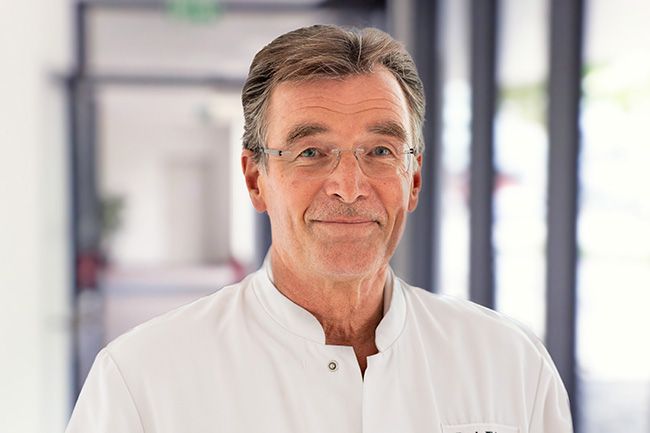 Dr. med.  Andreas  Thiele