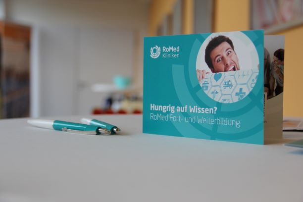 Hungrig auf Wissen? Dann RoMed Fort- und Weiterbildung!