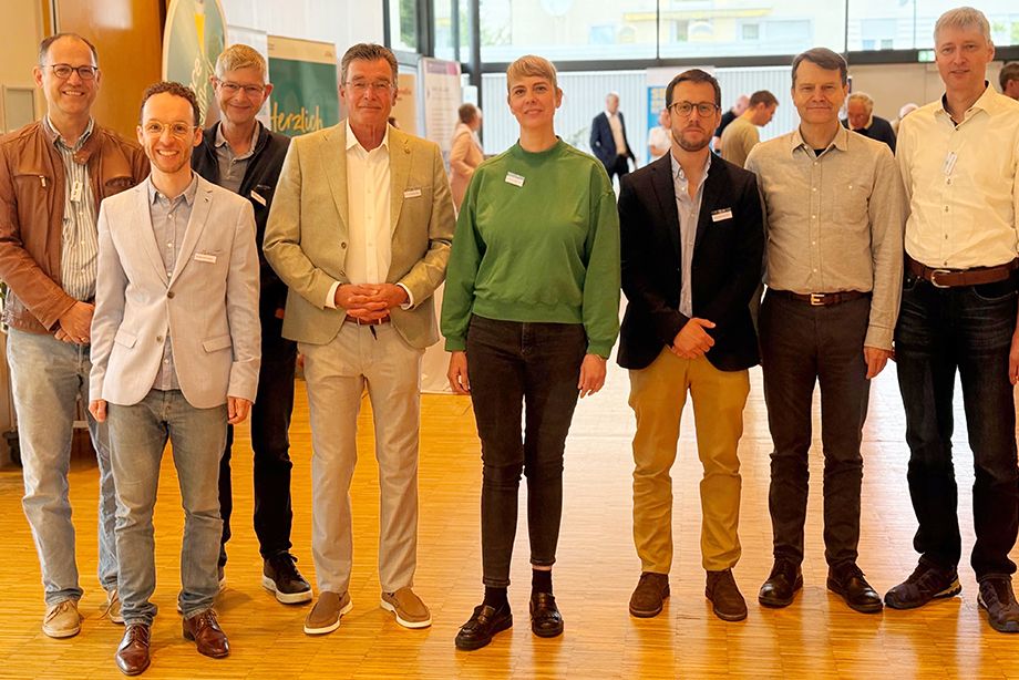 Die Referenten der Nephrologietagung 2025 mit Organisator Dr. Andreas Thiele (4.v.l.) Die Referenten der Nephrologietagung 2025 mit Organisator Dr. Andreas Thiele (4.v.l.)